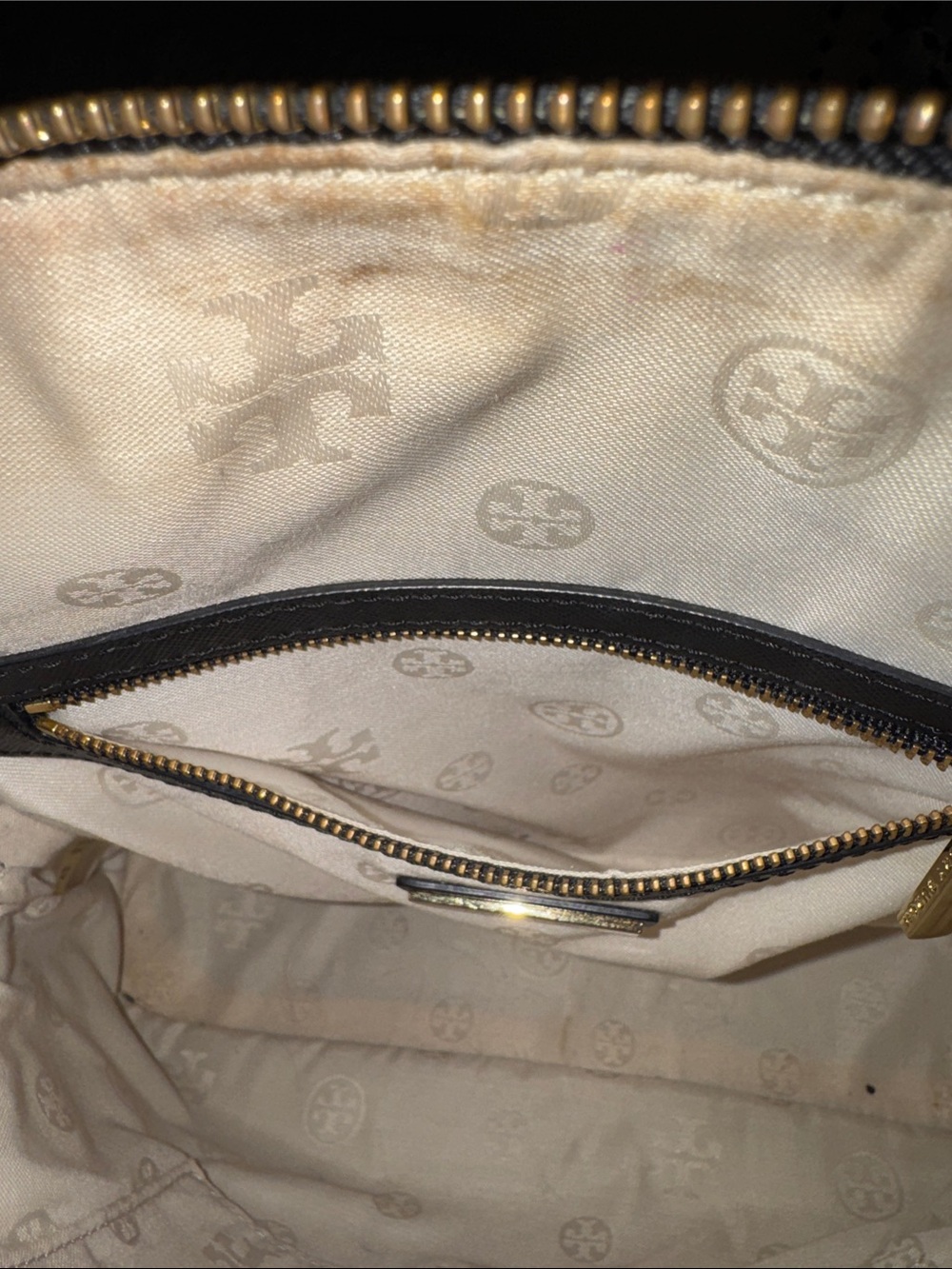 Tory Burch Bag Robinson Black Leather Perforated Dome Top Handle Bag - Picture 10 of 17